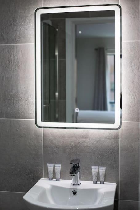 Luxury, Sleeps 6, City Centre Belfast Kültér fotó