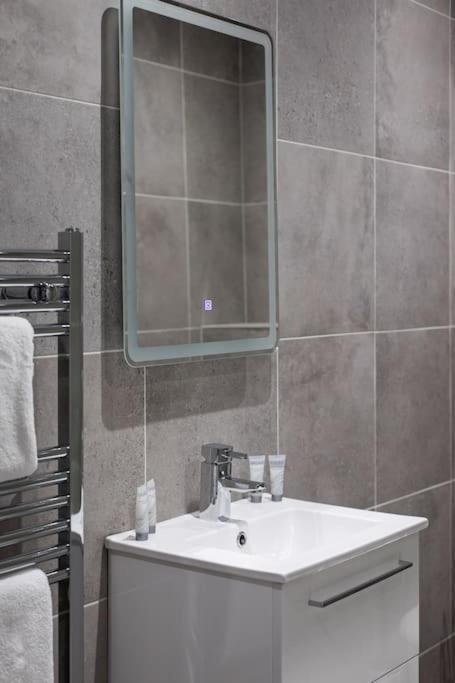 Luxury, Sleeps 6, City Centre Belfast Kültér fotó